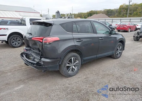 2018 Toyota Rav4 Xle z USA, uszkodzony, nr VIN 2T3RFREV4JW801543